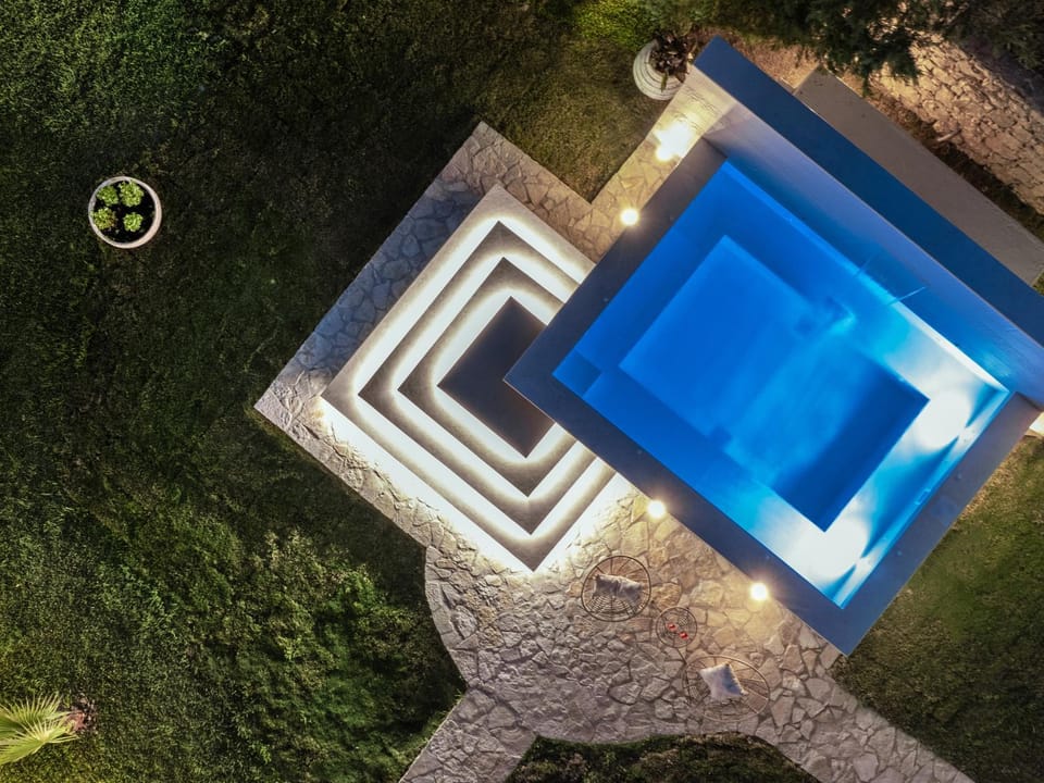 Night, Hot Tub