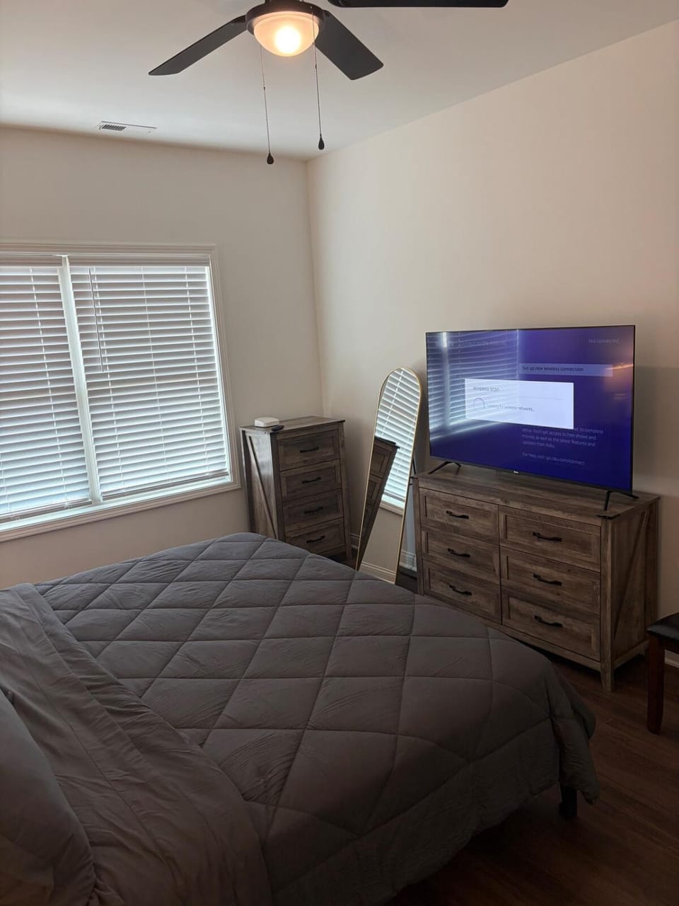 Brand new condo right off the interstate Apartment in Berea