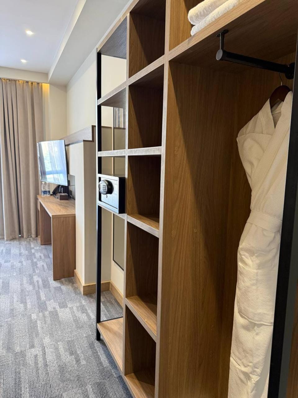 TV and multimedia, wardrobe