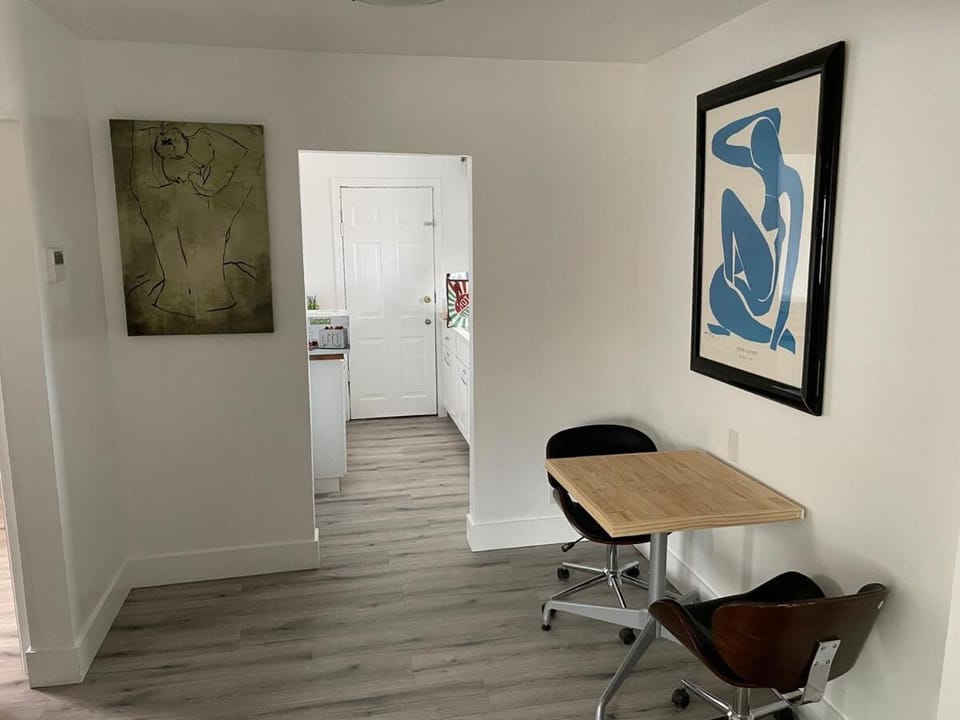 Adorable one bedroom guest house with parking House in Estrella Village