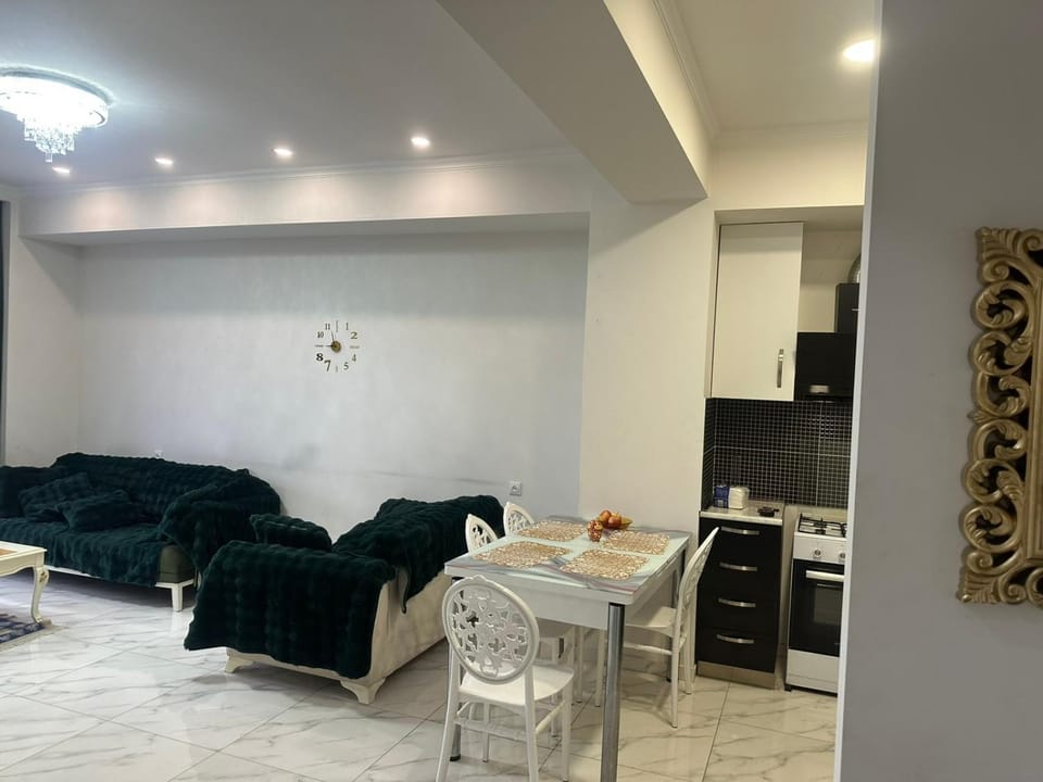 Kitchen or kitchenette, Living room, Dining area