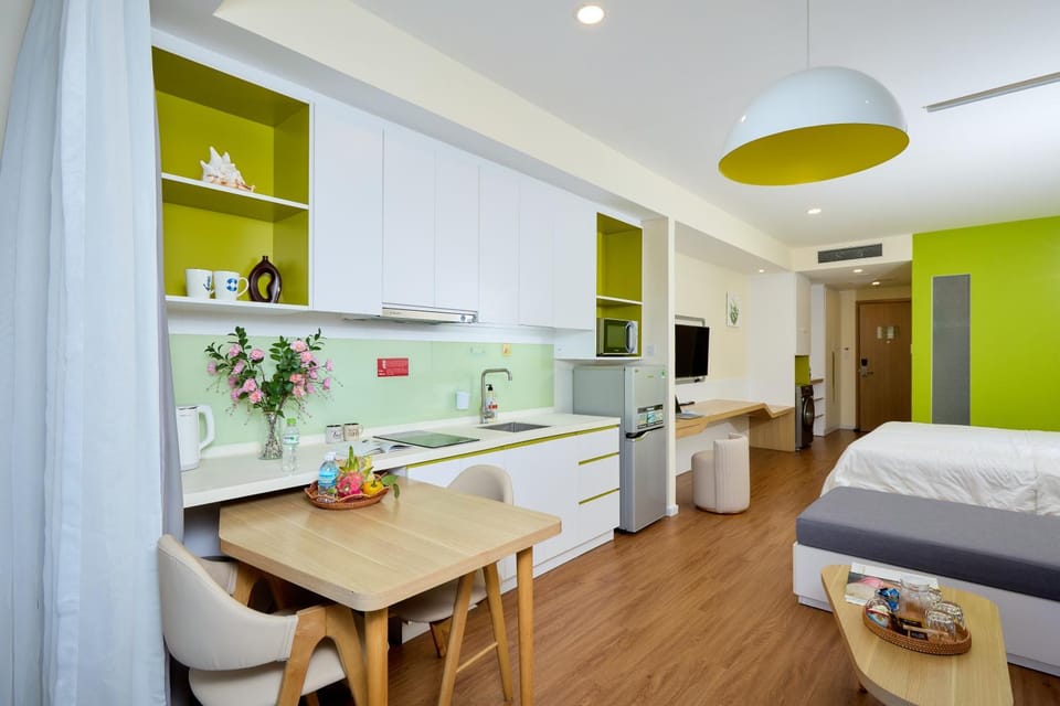 StunningOceanview-Center&CozyStudio-55m-Infinity pool Apartment in Nha Trang