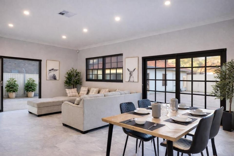 Cozy Spanish-Inspired Stay in Liverpool CBD Apartment in Sydney