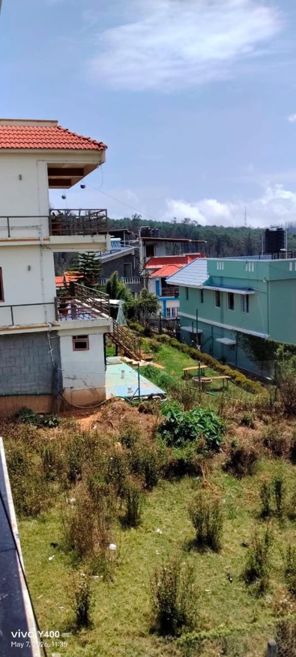 Blue Mountain Bliss Apartment in Ooty