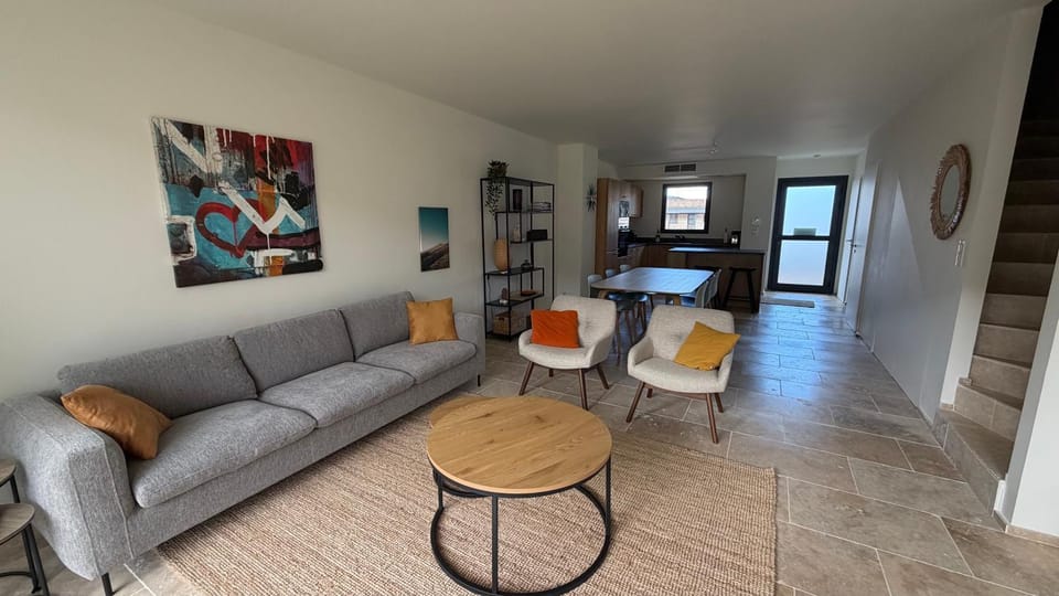 Living room, Seating area, Dining area