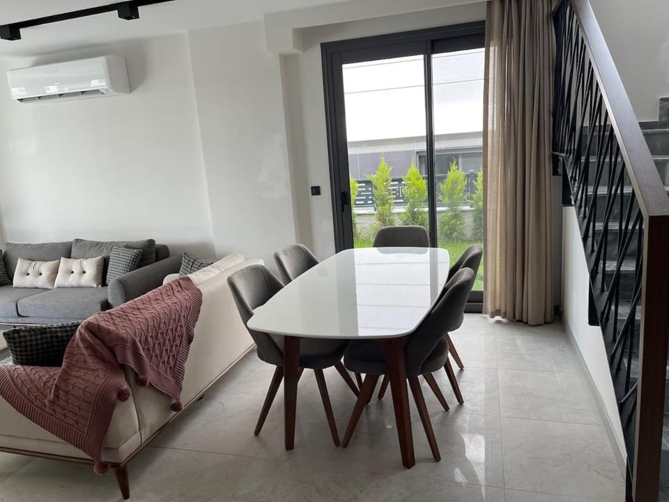 Villa Roza - Private Pool & Garden in Kuşadası Apartment in Aydın Province