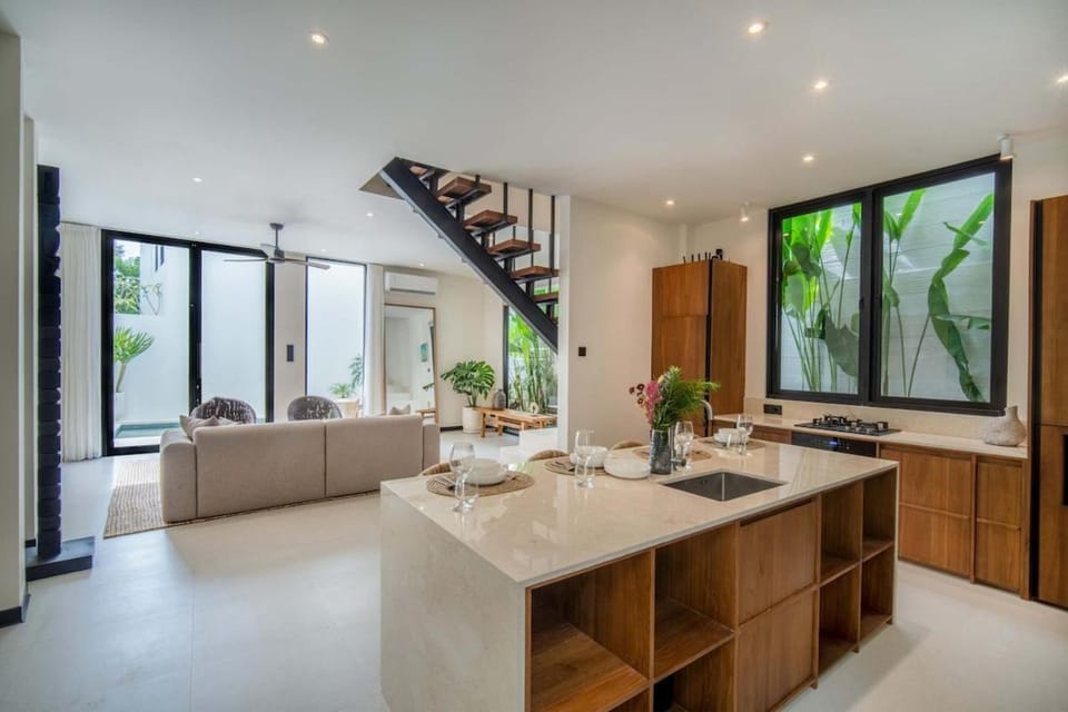 Seren Modern 2BR Pererenan Villa Pool & Garden Villa in North Kuta