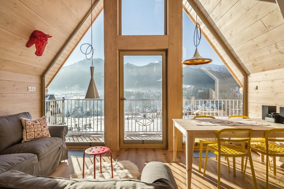 Living room, Mountain view