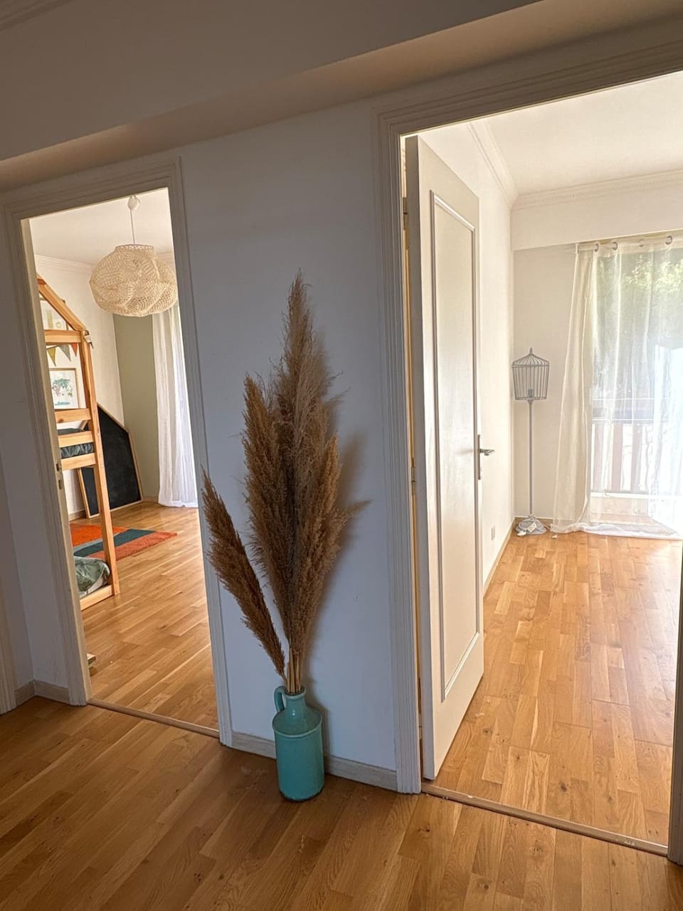 3BD with sea view, parking, pool, and close to beaches Apartment in Cagnes-sur-Mer