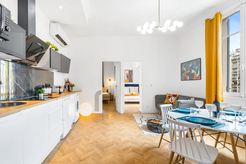 Seating area, Dining area, kitchen