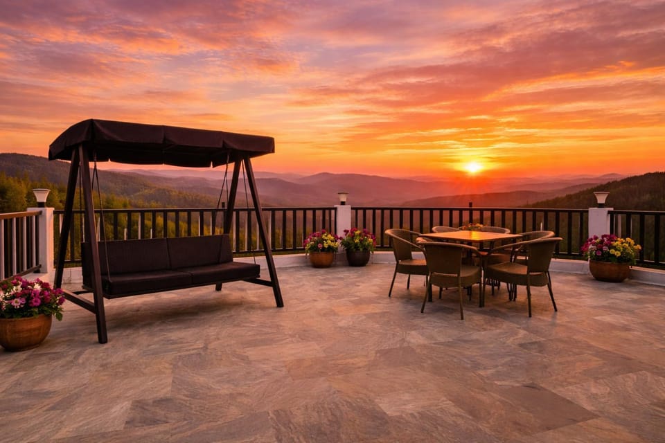 View (from property/room), Balcony/Terrace, Dining area, Mountain view, Sunrise