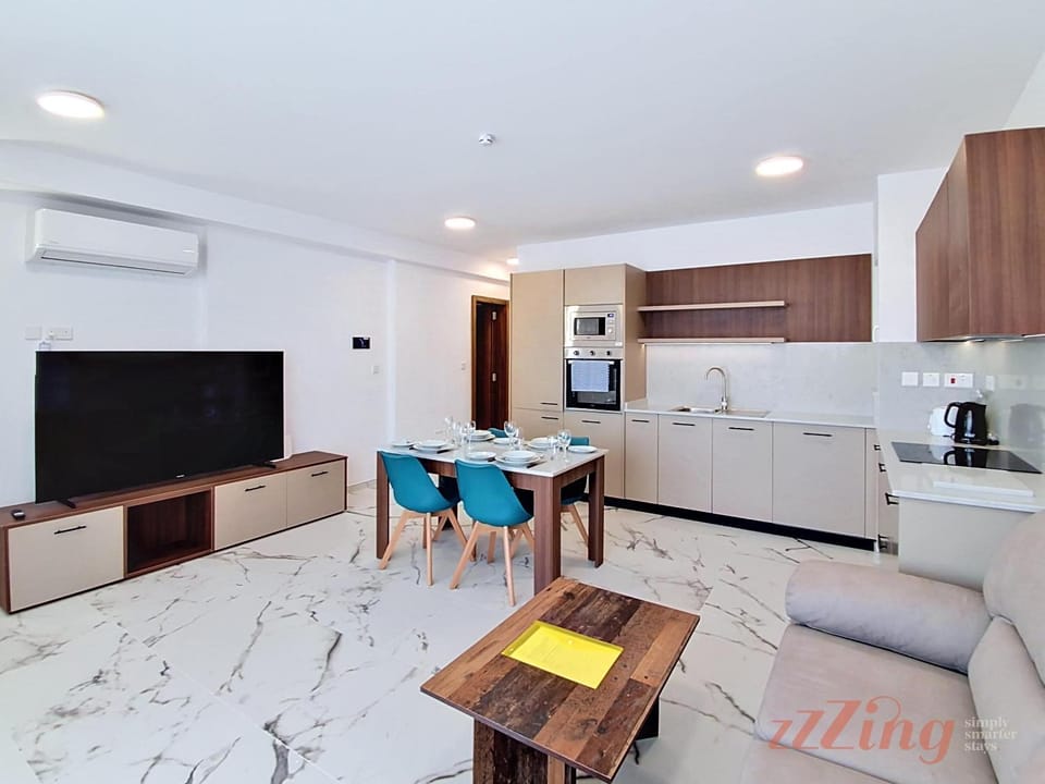 TV and multimedia, Living room, Dining area, air conditioner