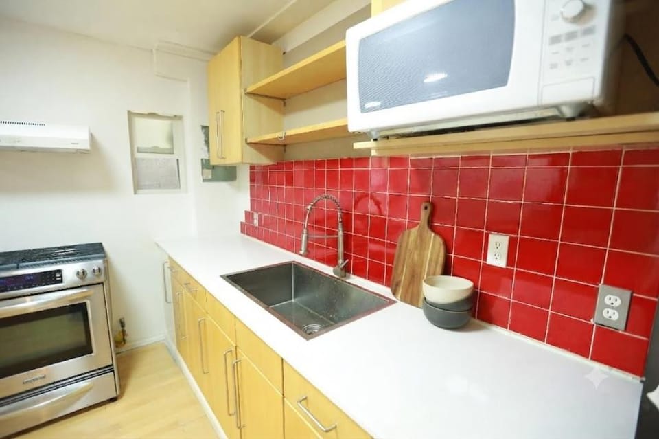 Richmond Airport Cozy Holiday House with free shuttle Vacation rental in Richmond