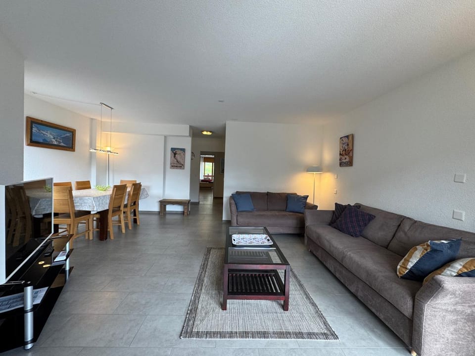 Communal lounge/ TV room, Living room