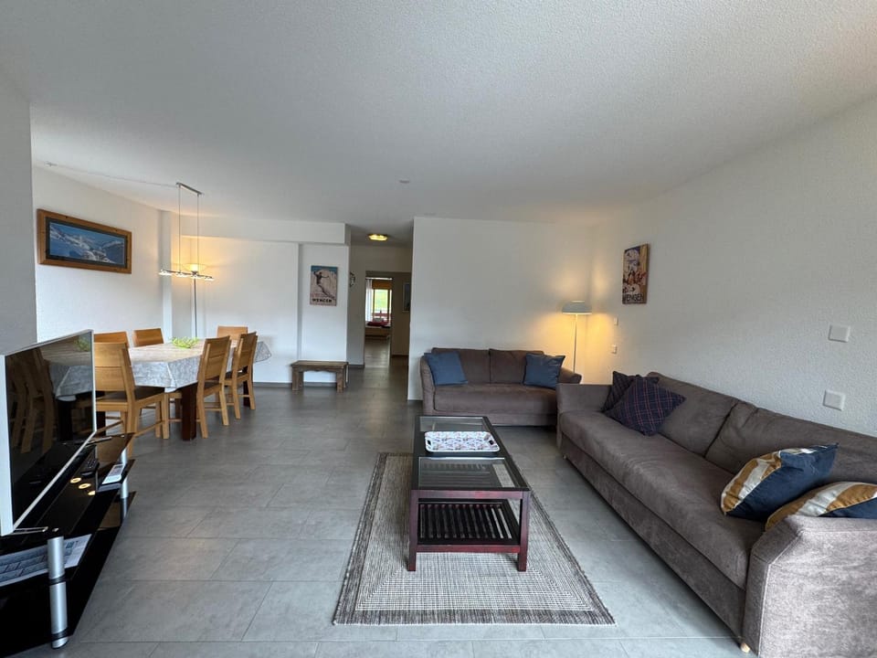 Communal lounge/ TV room, Living room