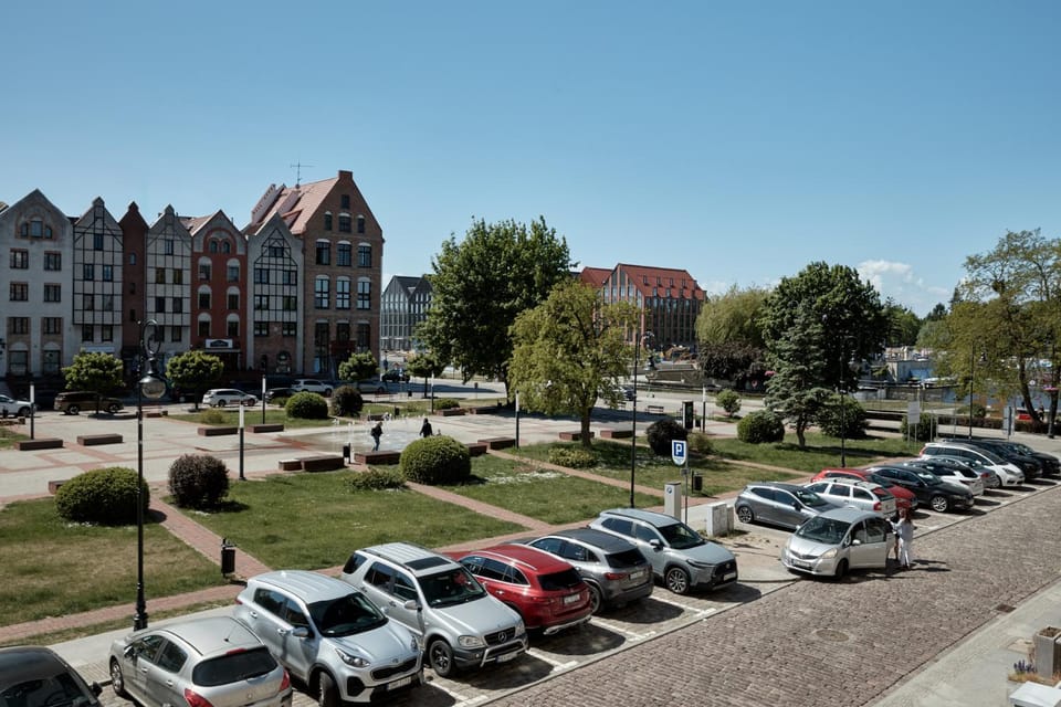 Day, Neighbourhood, City view, Street view, Location