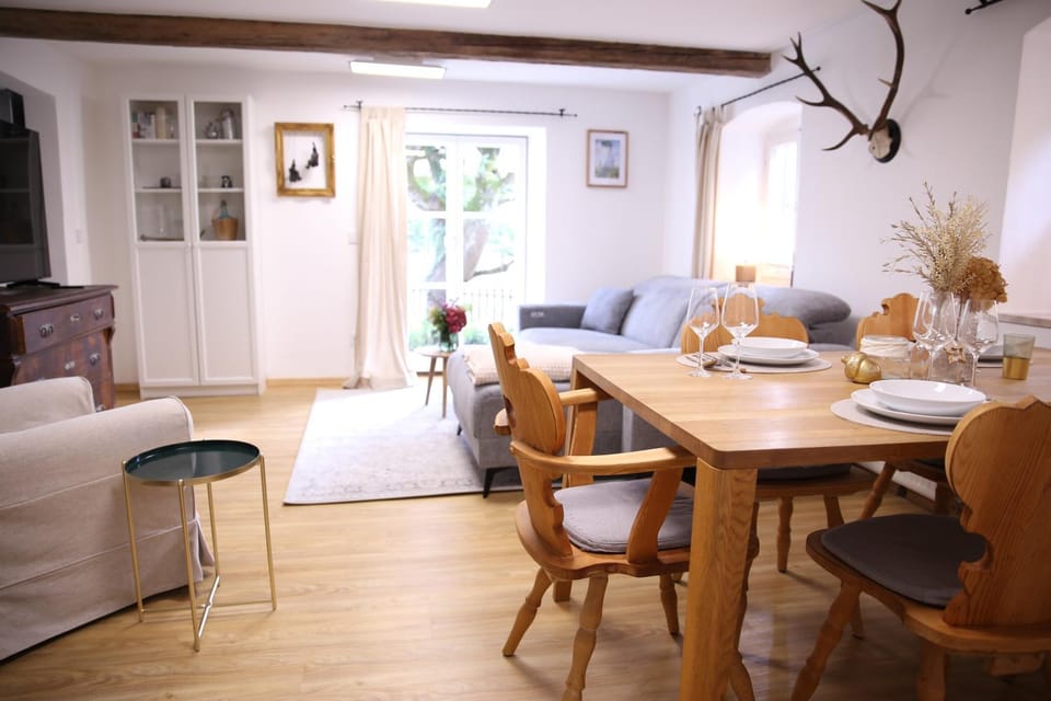 Living room, Dining area