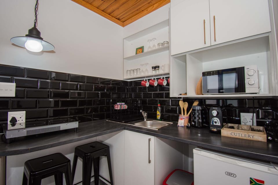 9 On Hill Self Catering Flatlet House in Cape Town