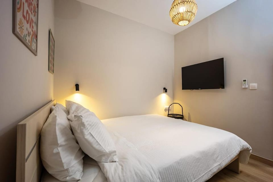 Nici - Quiet & Spacious 2BR Athens Apartment Apartment in Athens