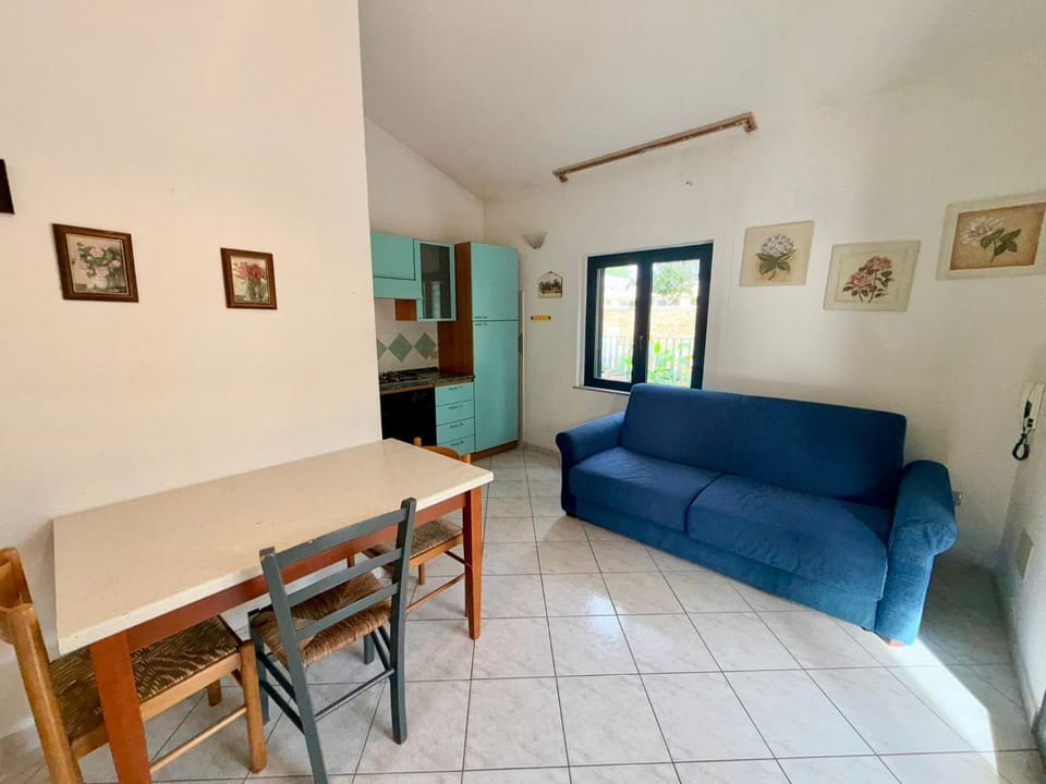 Central House San Teodoro Apartment in San Teodoro