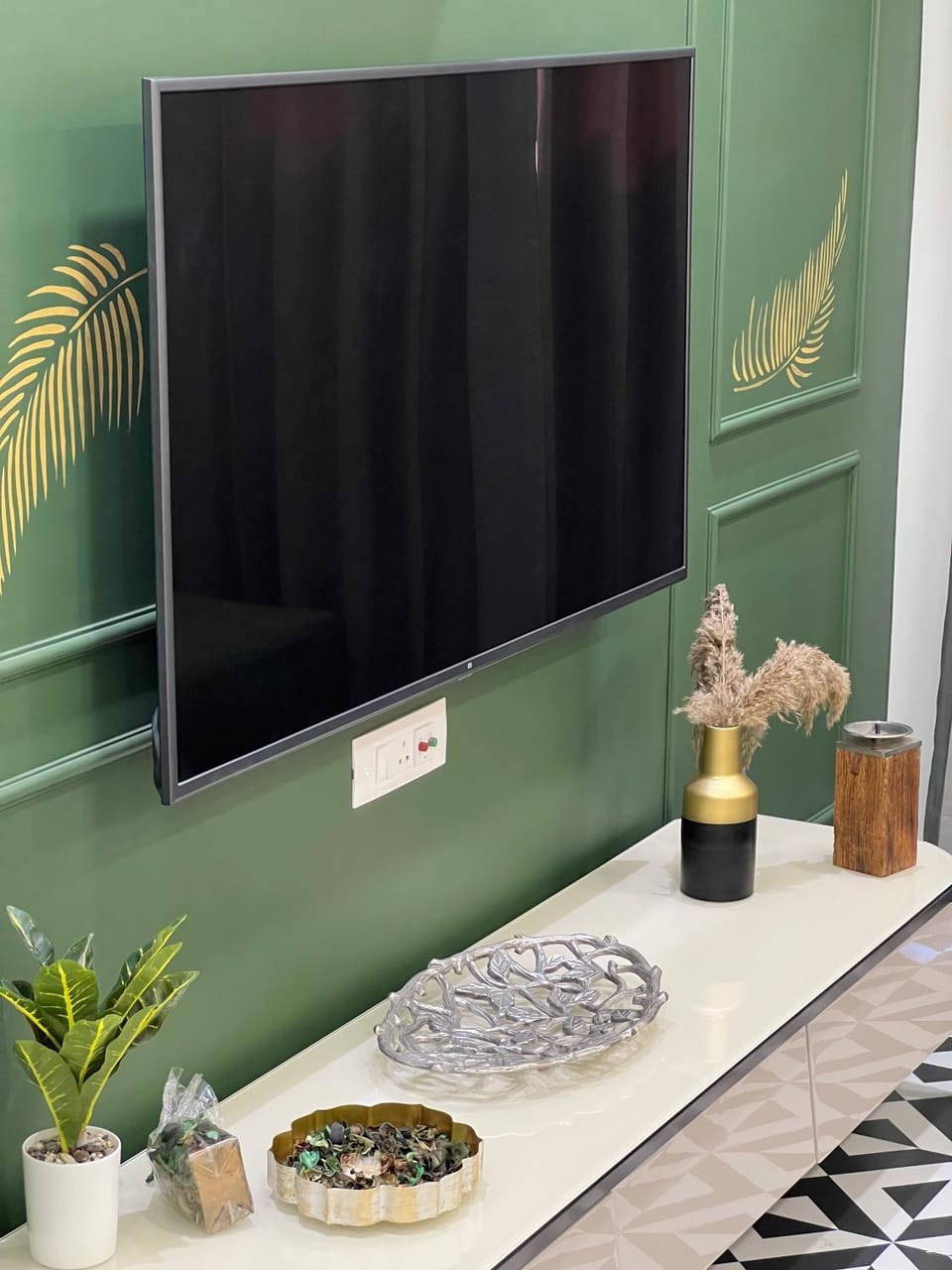 Ardra 1BHK Apartment Stylish Tropical Stay MI Road Jaipur Apartment in Jaipur