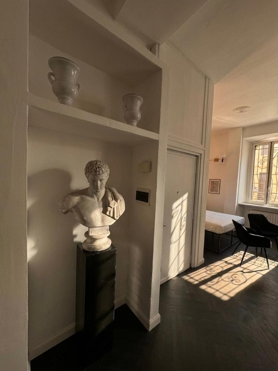 Appartamento elegante in centro a Milano Apartment in Milan