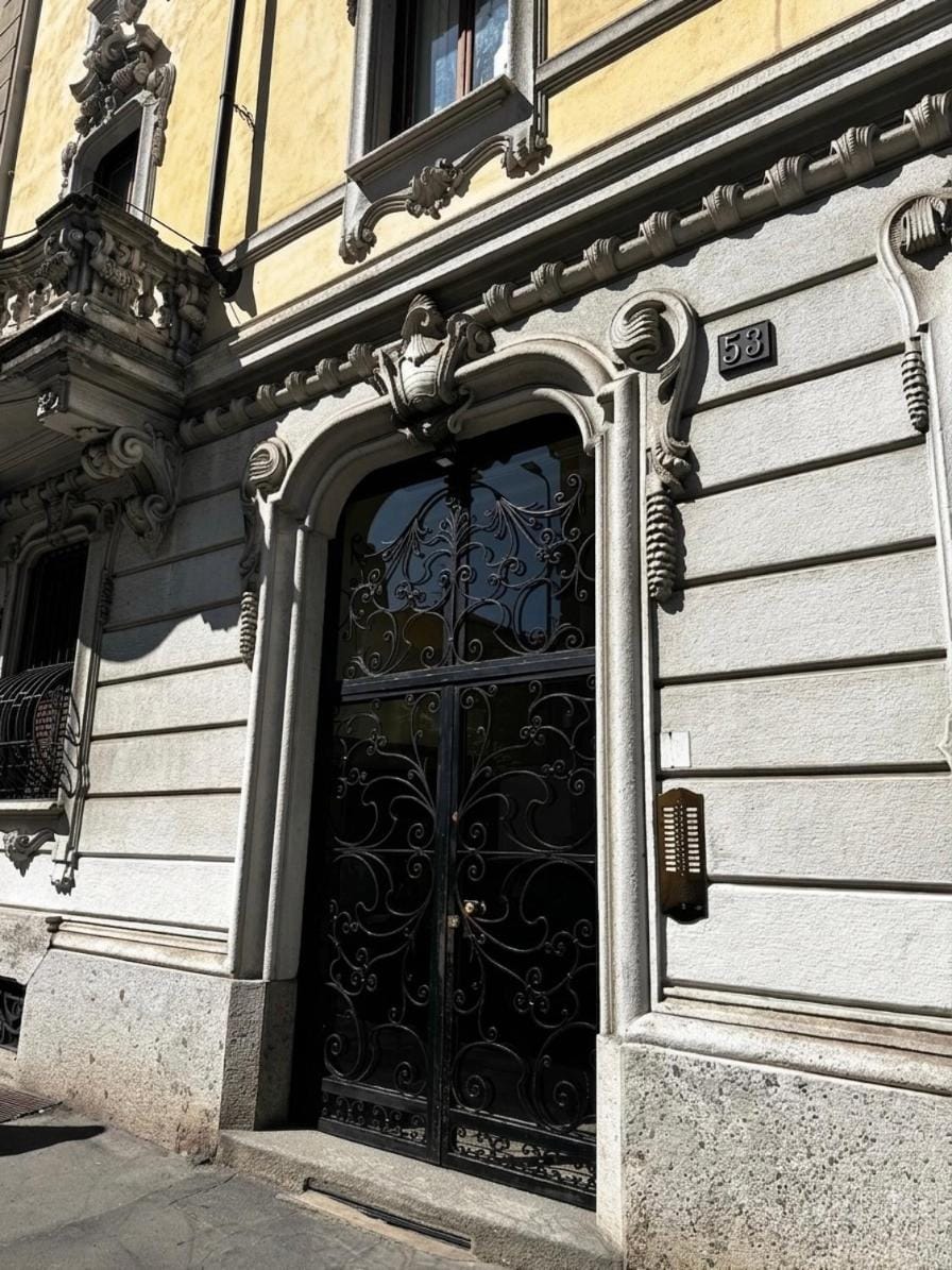 Appartamento elegante in centro a Milano Apartment in Milan
