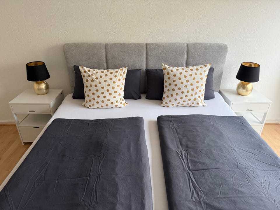 Bed, Living room, Bedroom