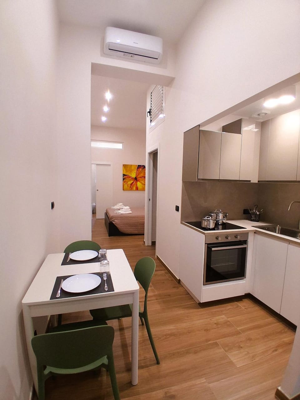 View (from property/room), Kitchen or kitchenette, Dining area