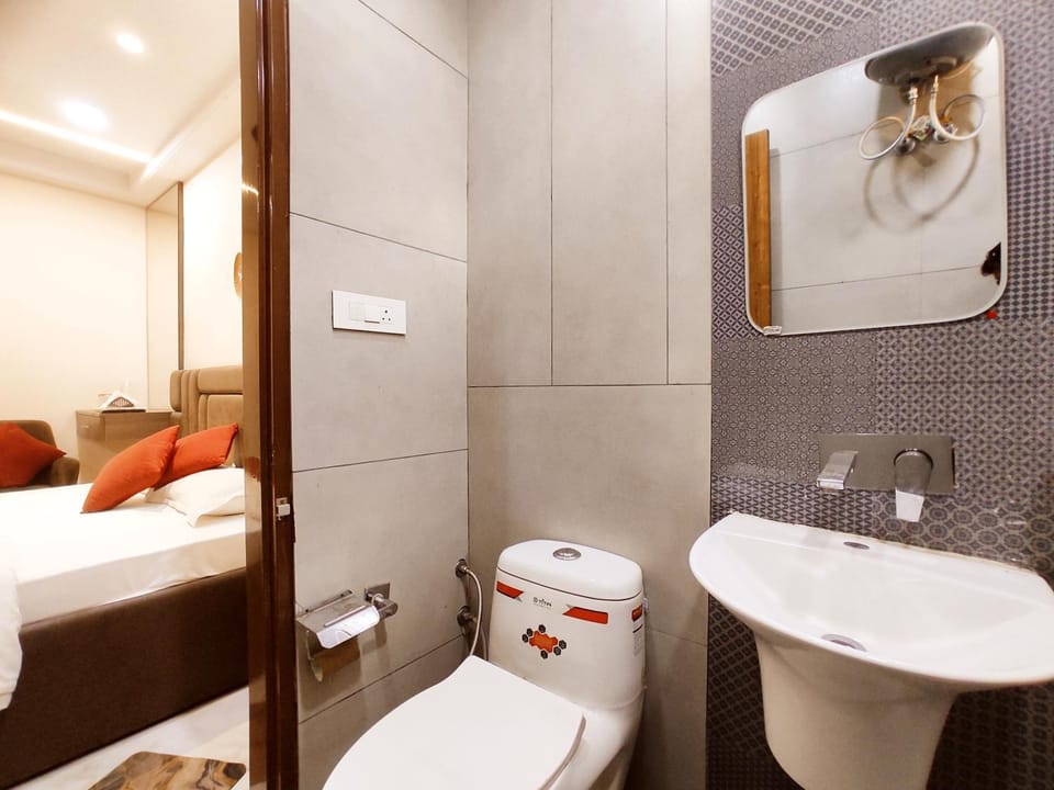 THE CUPID RESIDENCY - Smart & Deluxe Rooms - Corporates, Couples & Families Favorite Hotel in Ludhiana