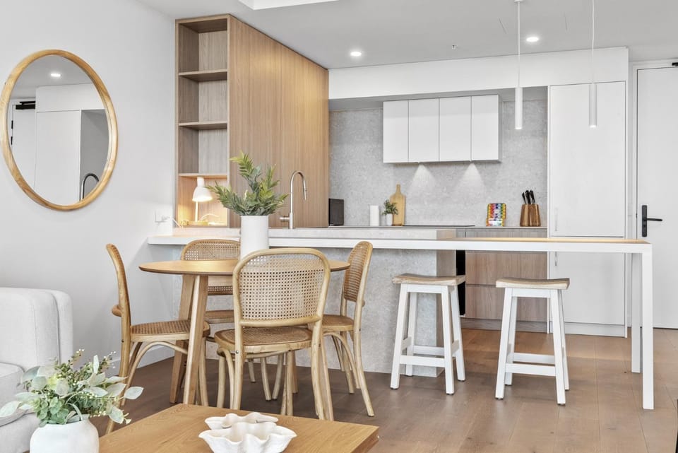 Stylish 2-Bed Unit with Views & Rooftop Access Apartment in North Fremantle