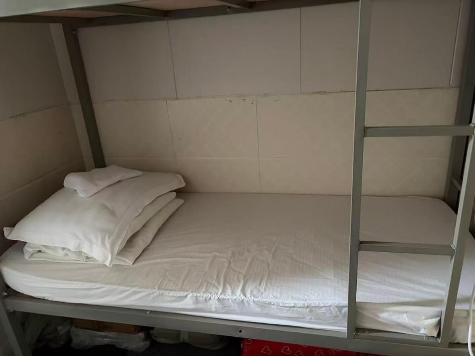 bunk bed