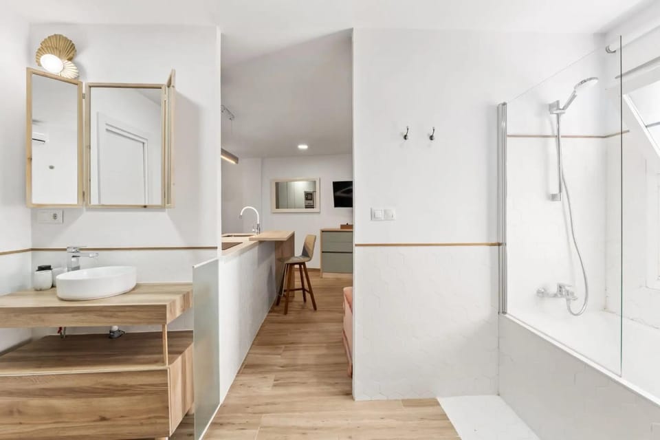 Bathroom, Living room