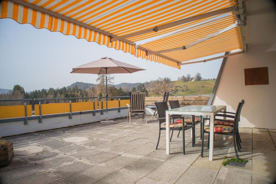 View (from property/room), Balcony/Terrace