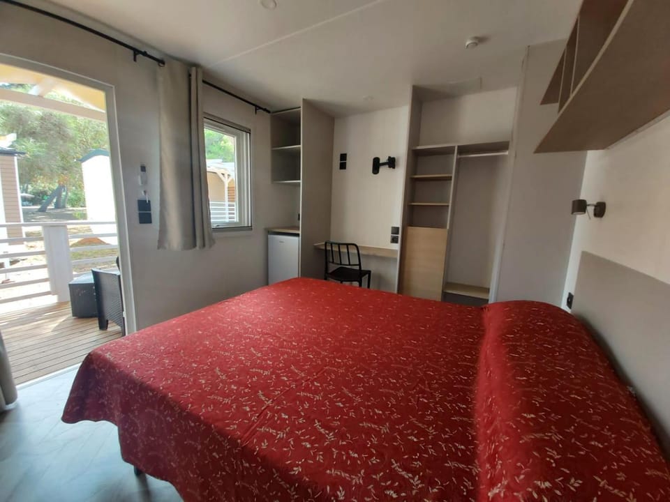 Campeggio Internazionale Frassanito Campground/ 
RV Resort in Apulia