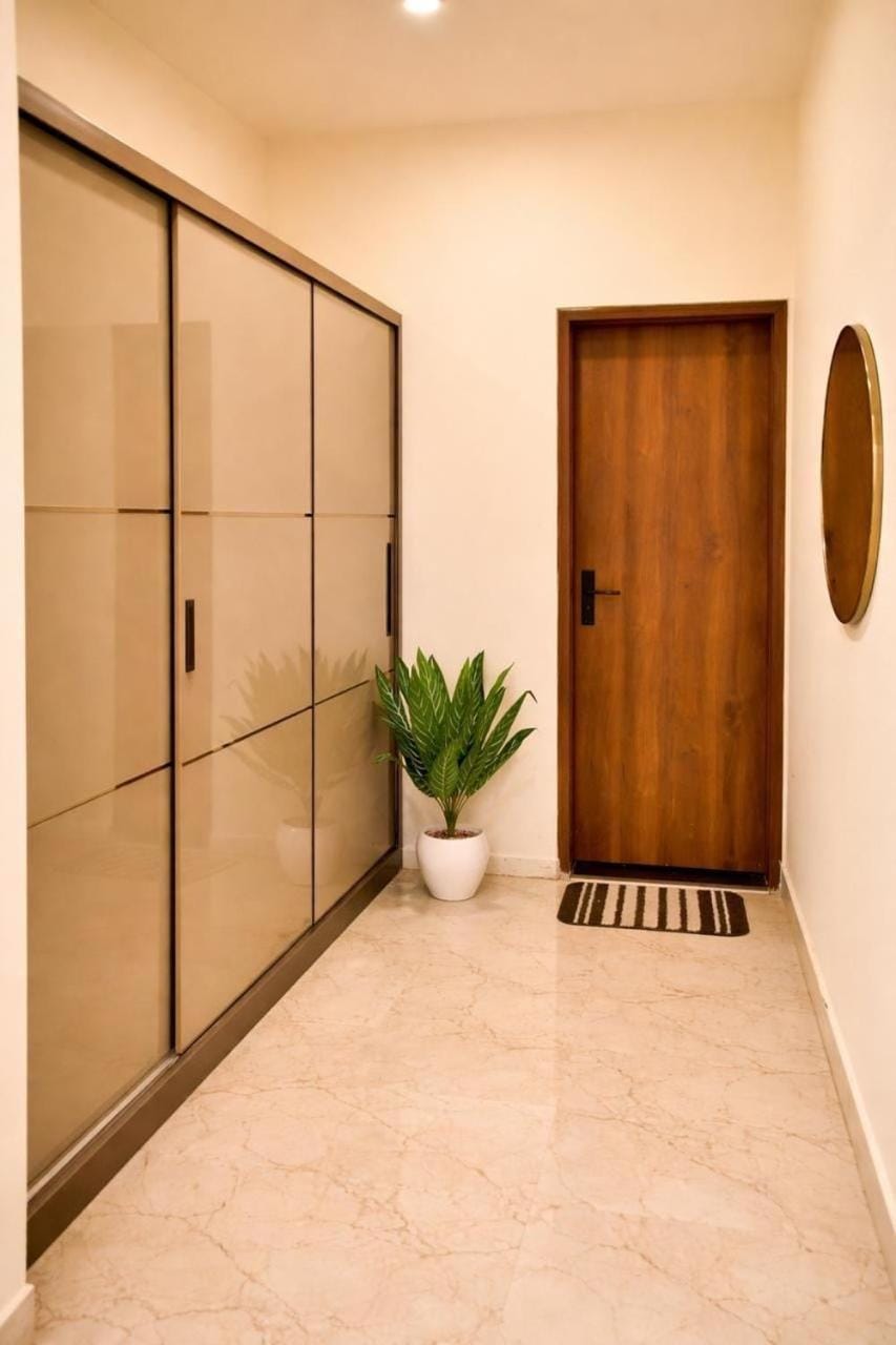 Cresta Luxury Home Apartment in Agra