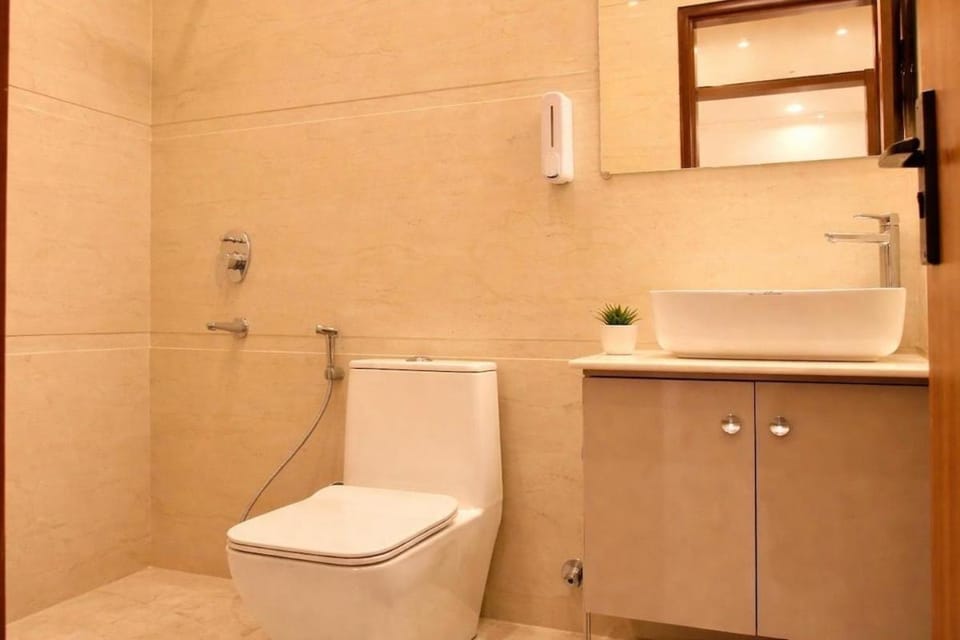 Cresta Luxury Home Apartment in Agra