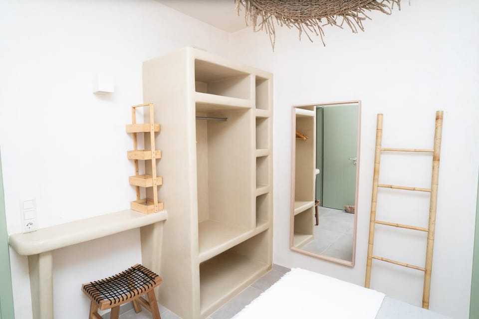 Bedroom, wardrobe