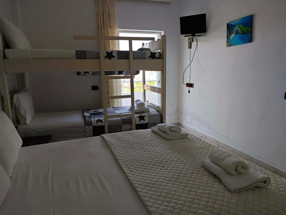 Photo of the whole room, towels