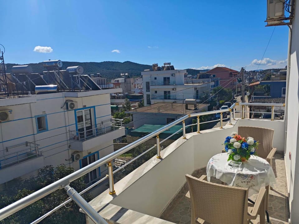 Balcony/Terrace, City view