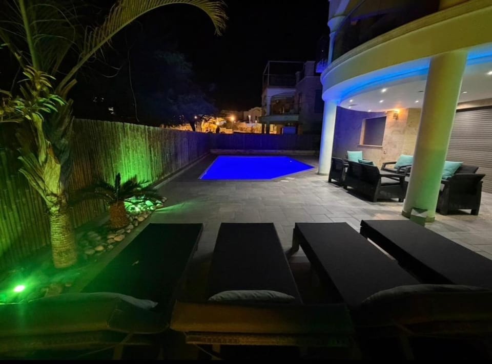היערה לבנה - The White Honeysuckle Villa in Eilat