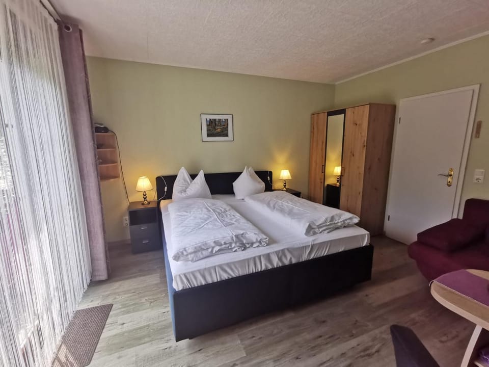 Bed, Living room, Photo of the whole room