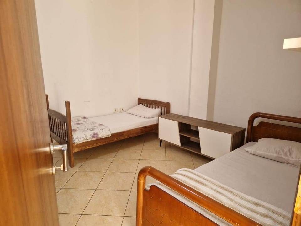 Private rooms hostel door no 4 Hostel in Tirana