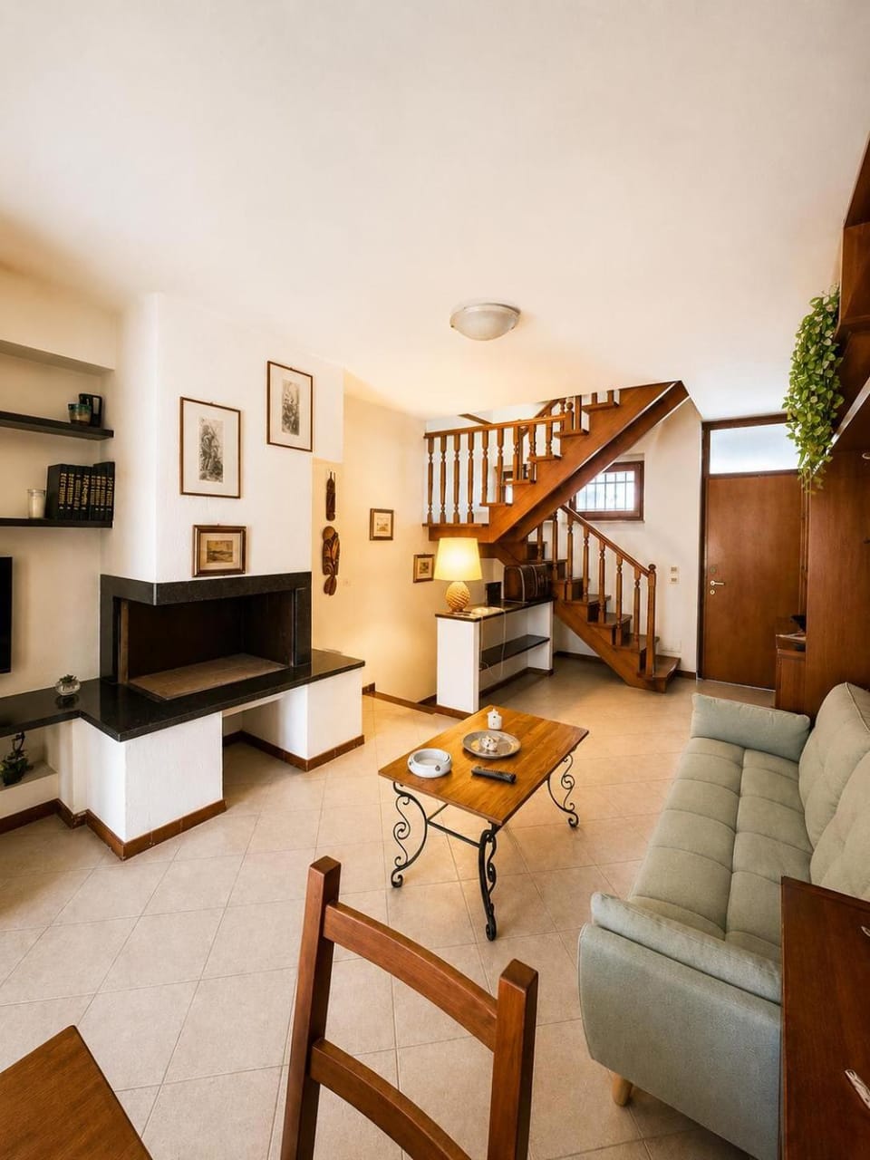 TV and multimedia, Living room, Seating area