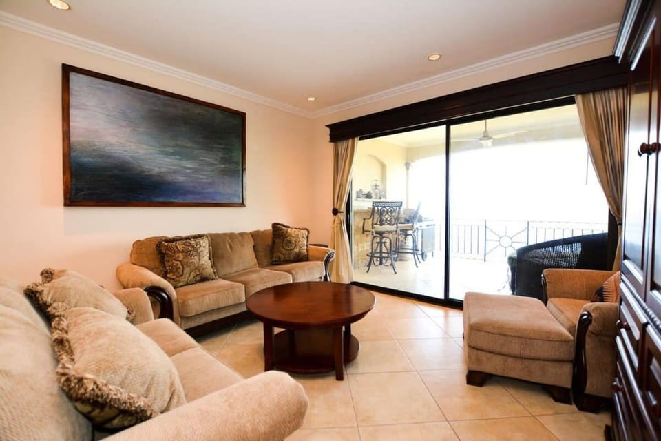 Fifth-Floor Condo with Breathtaking Ocean Views, Stylish Interior & Prime Location Near Flamingo Beach House in Playa Flamingo