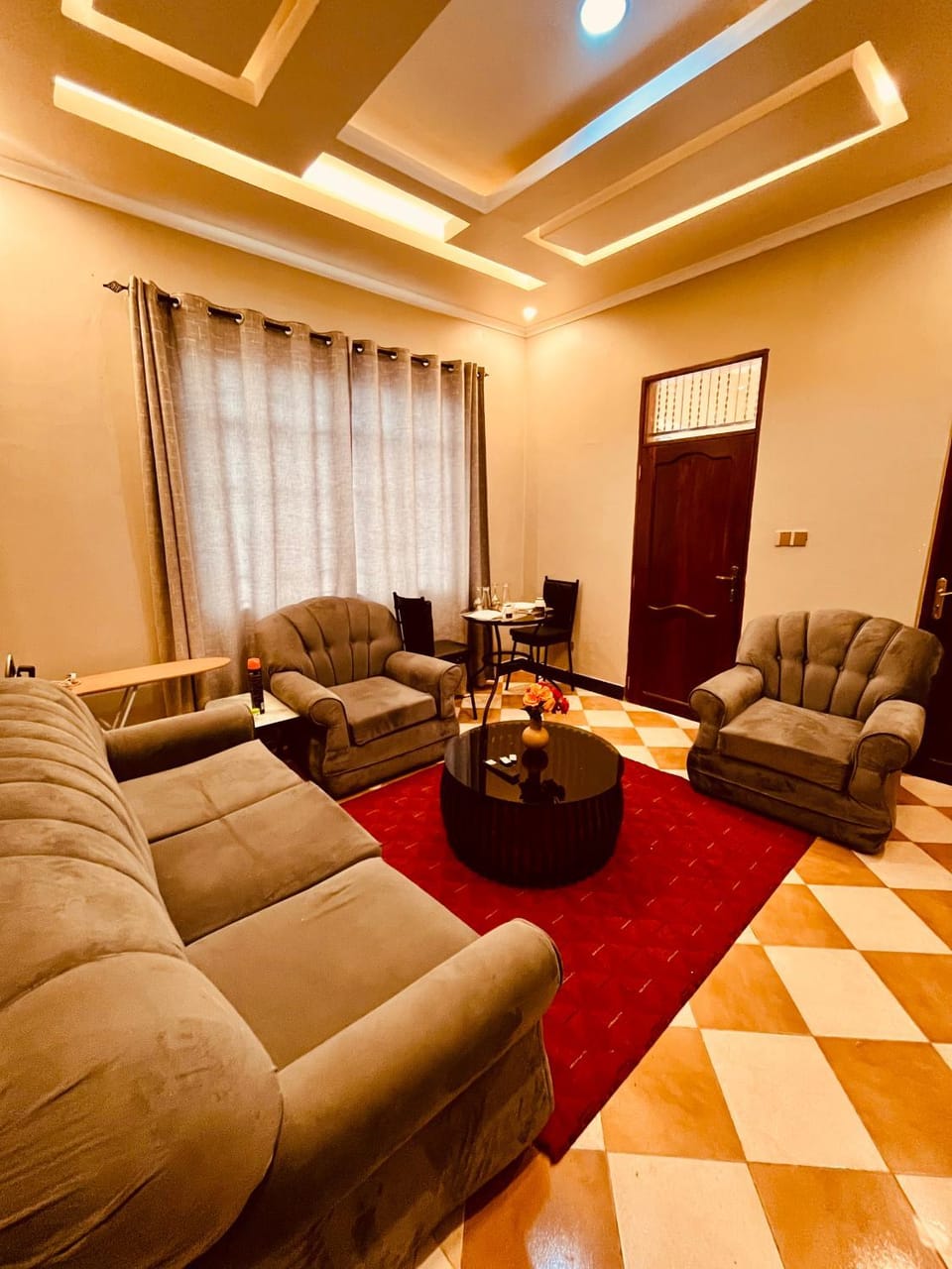 Living room, Seating area