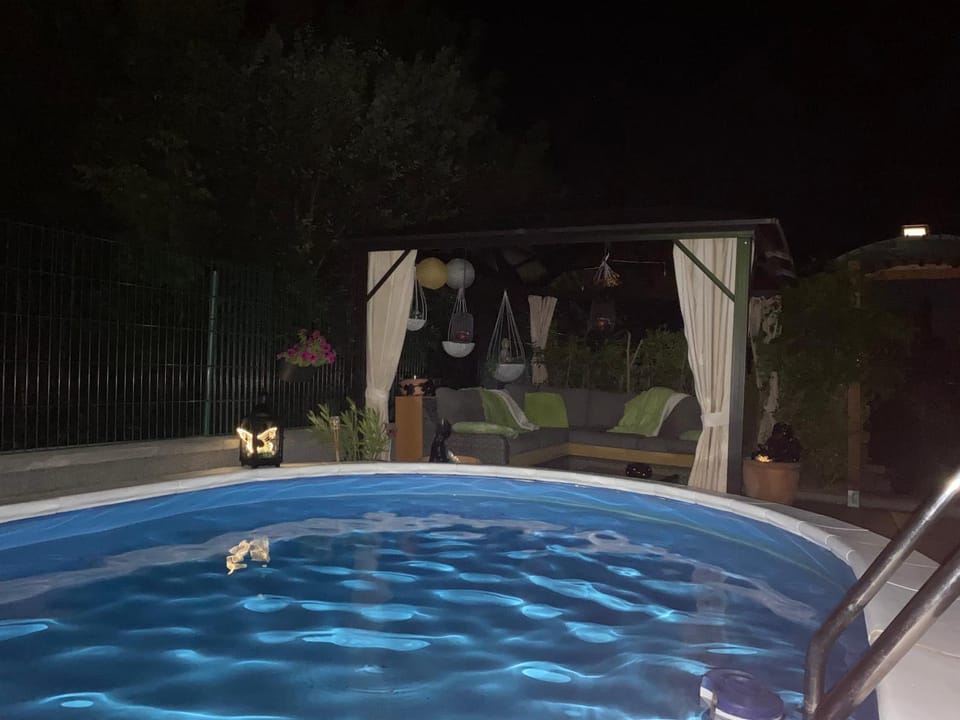 Night, Swimming pool