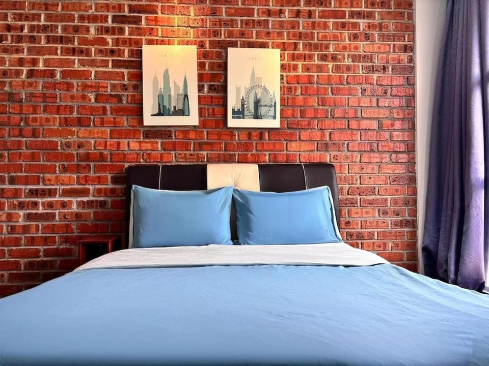 Above A Shoplot No Noise Worries & 12Pax FreeWiFi House in Ipoh