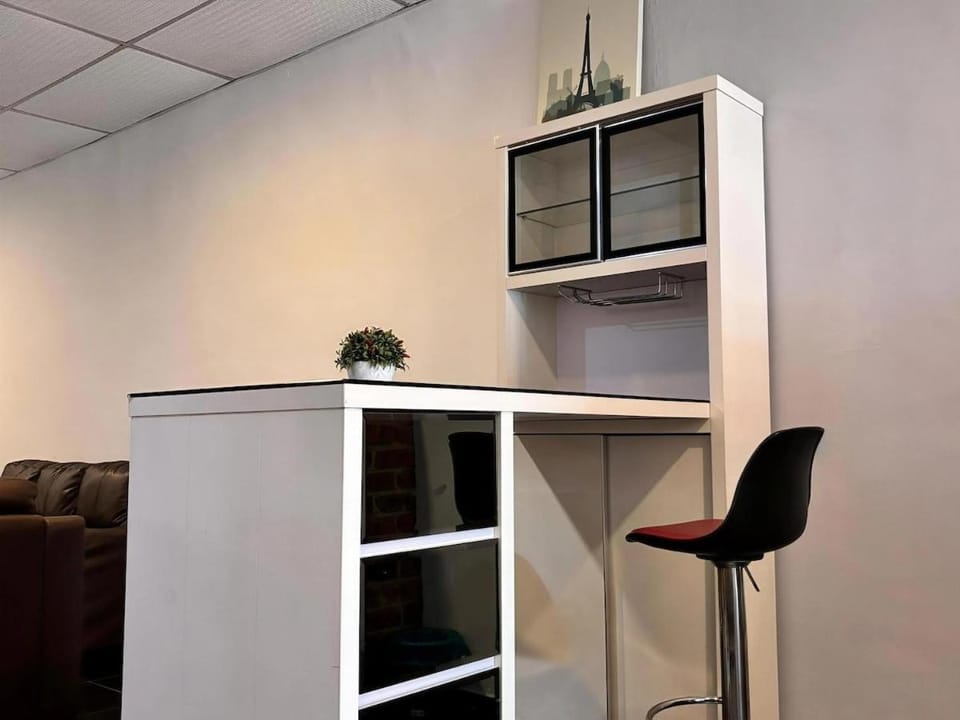 Above A Shoplot No Noise Worries & 12Pax FreeWiFi House in Ipoh