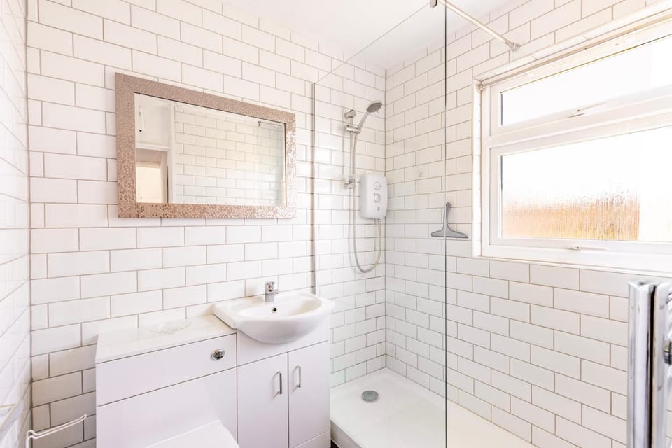 Arthurs Lodge Leap Escapes House in Winterton-on-Sea